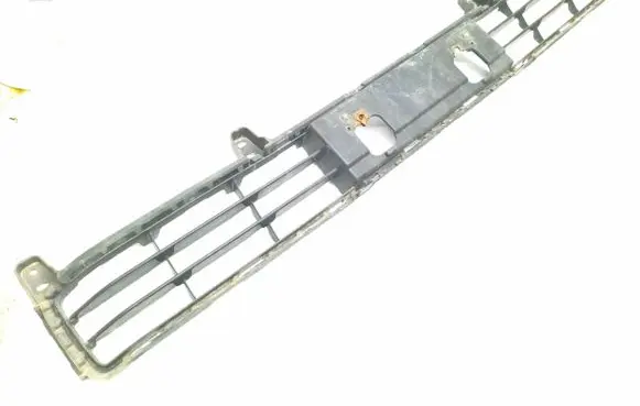 Toyota Land Cruiser (J200) Front bumper lower grill 5311260110