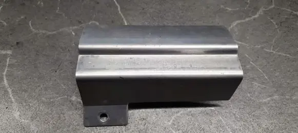 Audi A8 S8 D3 4E Radiator mount bracket 4e0863752b