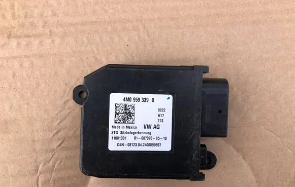 Audi Q7 4M Seat control module 4M0959339B 11001001 810070700
