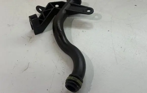 Volvo XC90 Oil fill pipe 31452117