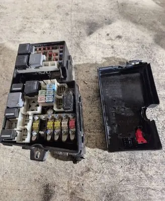 Ford Focus Fuse box set 8M5T14K733 9j57696 00000800GG00
