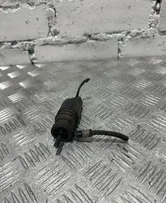 BMW 5 F10 F11 Windscreen/windshield washer pump 8362154
