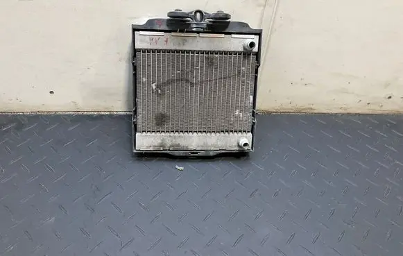 BMW 7 F01 F02 F03 F04 Coolant radiator 7805630 7806190 7572543