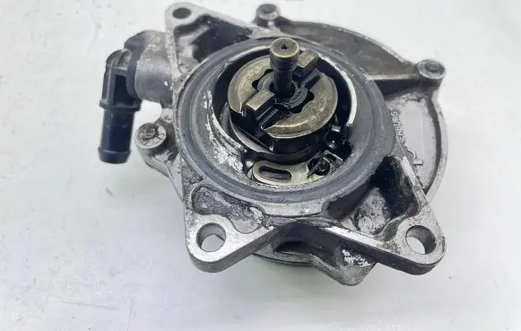 Audi A4 S4 B6 8E 8H Vacuum pump