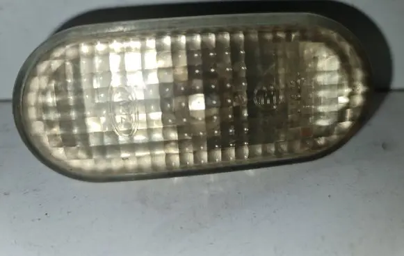 Volkswagen Golf IV Front fender indicator light 1J5949117