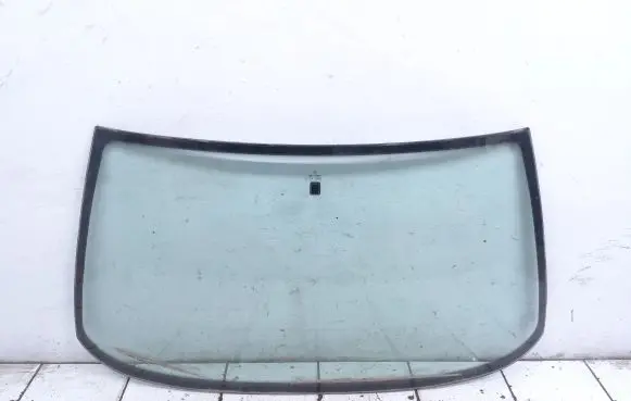 Peugeot 405 Front windscreen/windshield window AS1