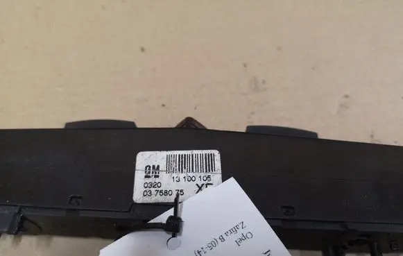 Opel Zafira B A set of switches 13100105 03758075