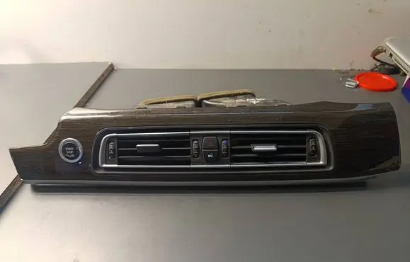 BMW 7 F01 F02 F03 F04 Dash center air vent grill 9112151 9115854 07209Z15