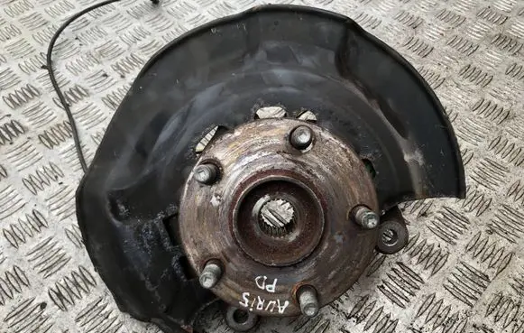 Toyota Auris E180 Front wheel hub