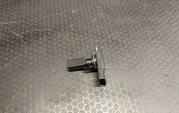 Toyota Avensis T250 Mass air flow meter 2220427010 3Y20 AFH70M23