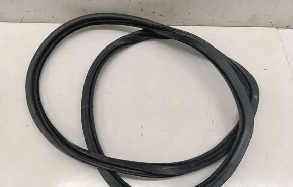 Volkswagen Taigo Rear door rubber seal (on body) 