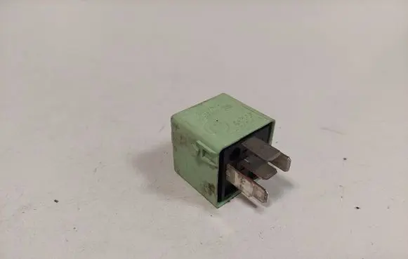 BMW 7 F01 F02 F03 F04 Other relay 8373700