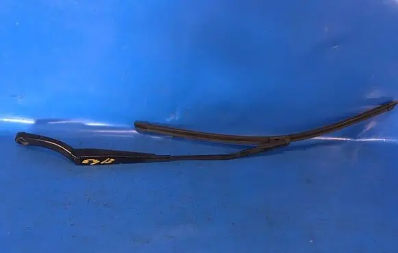 Audi A3 S3 8V Front wiper blade arm 8V1955407B