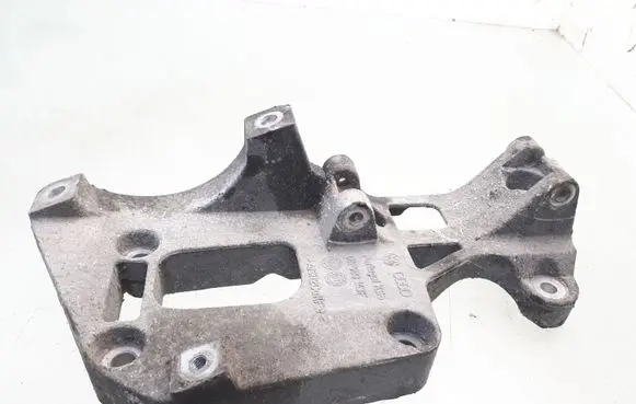 Volkswagen Touran I Generator/alternator bracket 06F903143F