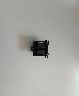 Nissan Juke I F15 Seat heating switch P13753B48300