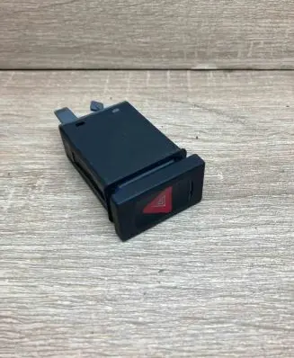 Volkswagen PASSAT B5.5 Hazard light switch 3B0953235D