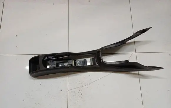 Citroen C4 I Center console