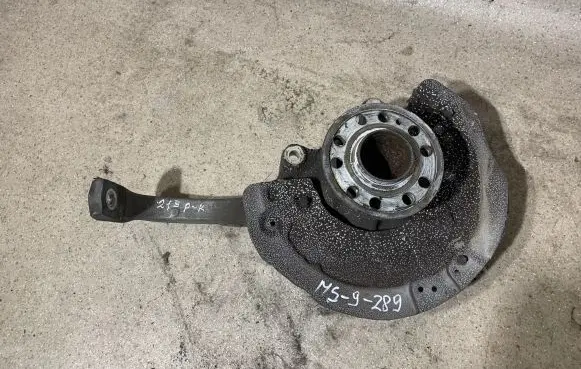 Mercedes-Benz E W213 Front wheel hub 2133303201