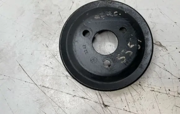 BMW 7 E38 Power steering pump pulley 1437990