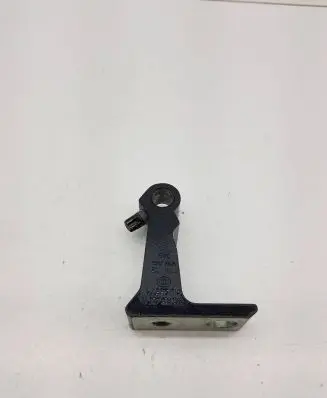 Volkswagen Tiguan Rear door lower hinge 8V5833404C A046674