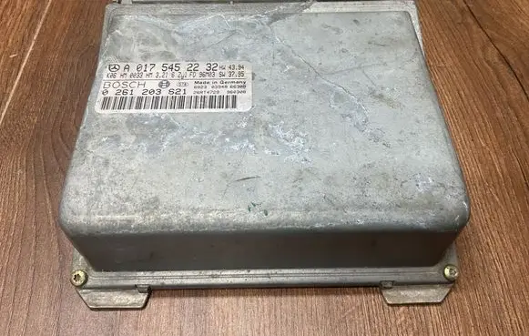 Mercedes-Benz E W124 Engine control unit/module ECU 0175452232 0261203621