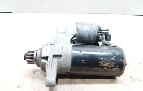 Volkswagen PASSAT B6 Starter motor 02Z911021