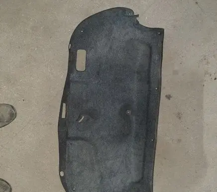 Mazda 3 III Tailgate trim