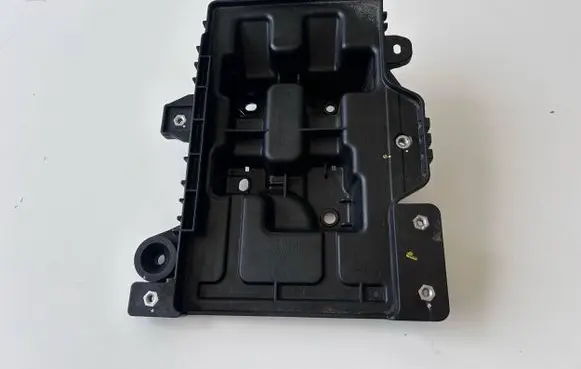Hyundai Tucson TL Battery bracket 37150-D7500