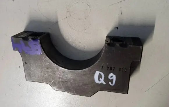BMW 3 F30 F35 F31 Crankshaft Holder 7797928