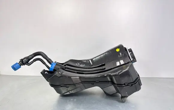 Audi Q7 4M AdBlue liquid reservoir 4M0131878 4077201AC