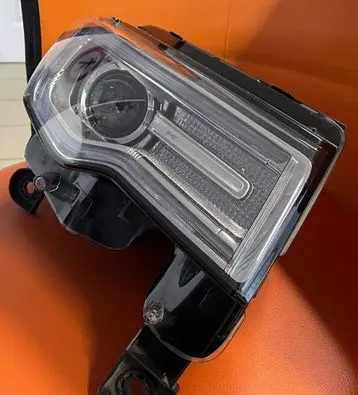 Jeep Grand Cherokee Headlight/headlamp 68111034ad
