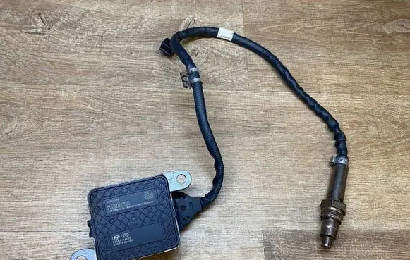 Hyundai Tucson TL Lambda probe sensor SNS0819B 296602U250 A3C0581300001