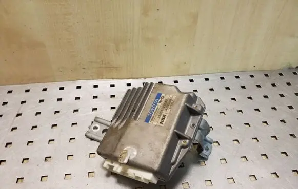 Toyota Corolla E120 E130 Power steering control unit/module 8965002160 EATCEC061