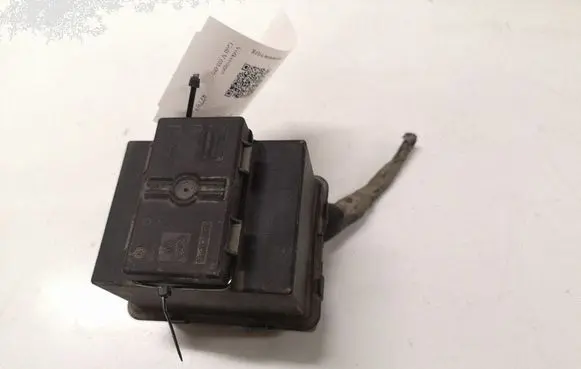 Volkswagen Golf V Relay mounting block 1K0971910B 013949781 1K0937311C