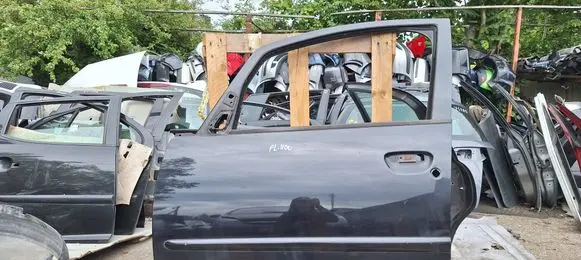 Mitsubishi Colt CZ3 Front door