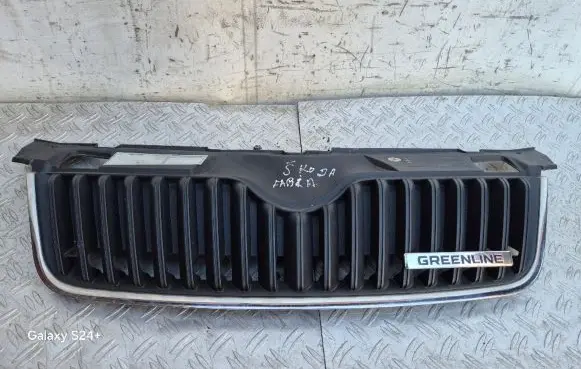 Skoda Fabia Mk2 (5J) Front bumper upper radiator grill 5J0853668D