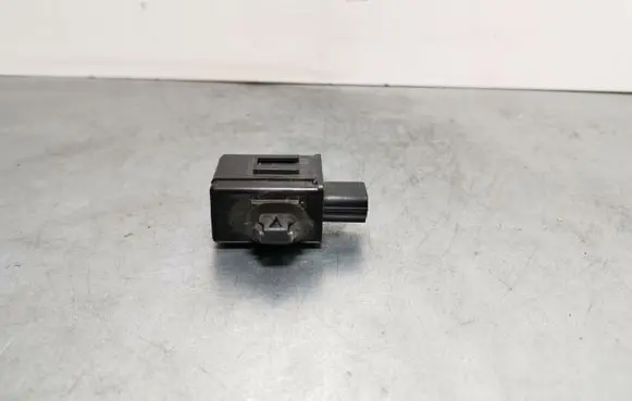 Honda CR-V Horn buzzer relay 0689004920