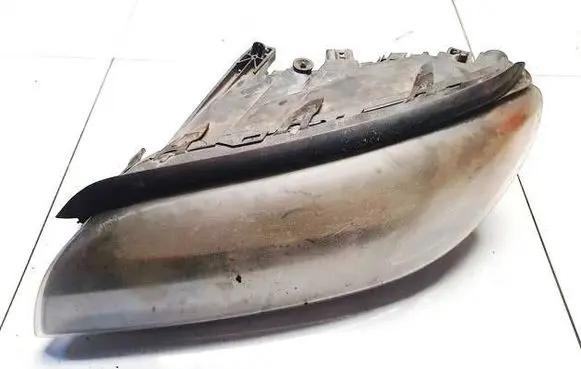 Volvo XC70 Headlight/headlamp hcr0020112027 112028