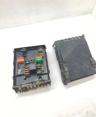 Volkswagen Caddy Fuse box set 1K0937800BG 1K0937800