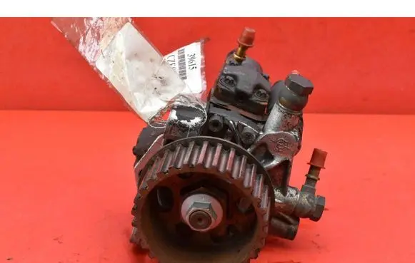 Nissan Qashqai Fuel injection high pressure pump H8200704210