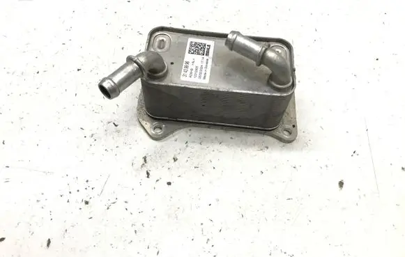 Volvo XC40 Engine oil radiator 31439996 AD8HB 12312905