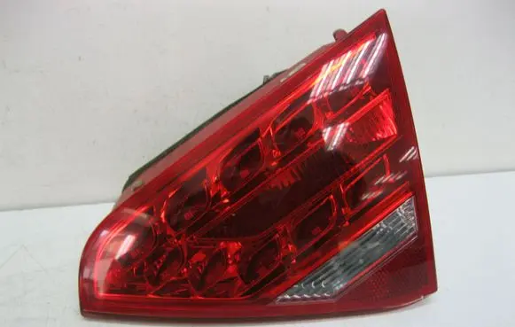 Audi A5 8T 8F Tailgate rear/tail lights 8T0945094A