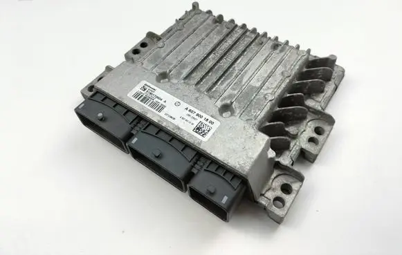 Mercedes-Benz A W176 Engine control unit/module A6079001800 S180170004A