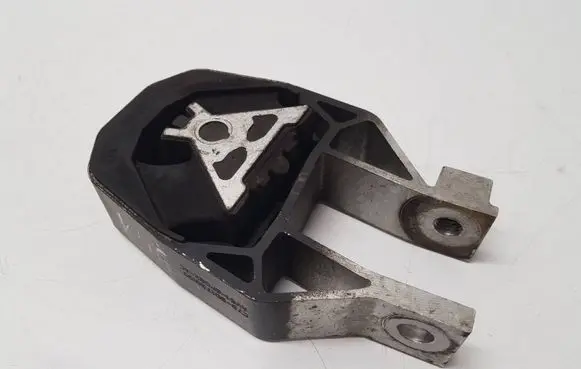 Ford Kuga II Engine mount bracket AV616P002AC