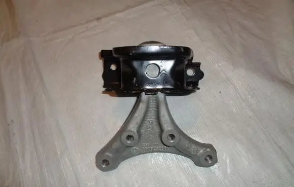 Peugeot 2008 I Engine mount vacuum valve 9678251480