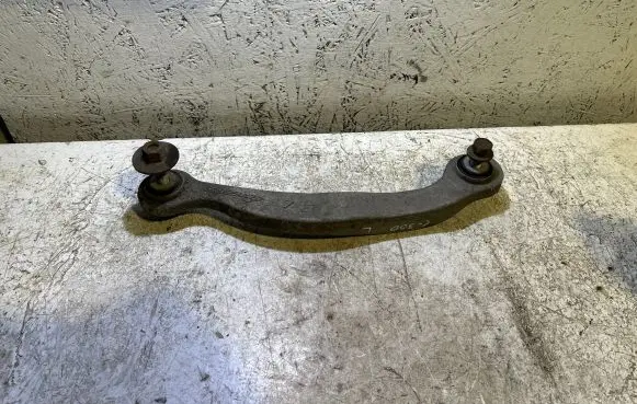 Chrysler 300C Rear control arm