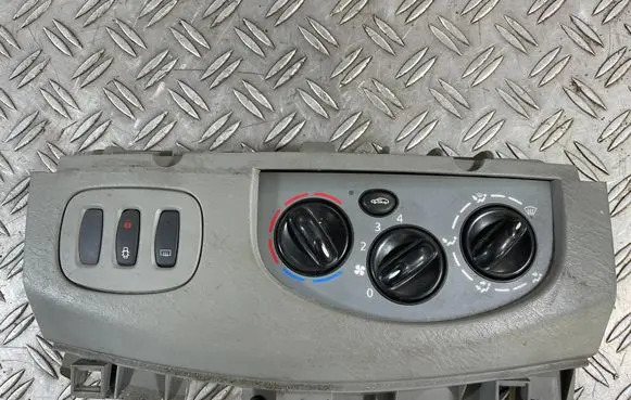 Renault Trafic II (X83) Climate control unit 8200004603