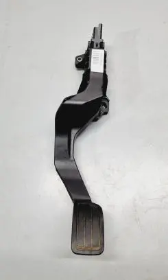 Opel Mokka B Accelerator throttle pedal 9827705480