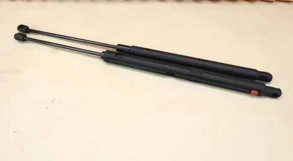 Mercedes-Benz CLK A209 C209 Shock absorber/damper mounting bracket 
