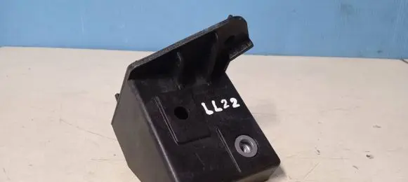 Tesla Model S Front bumper mounting bracket 105553700A